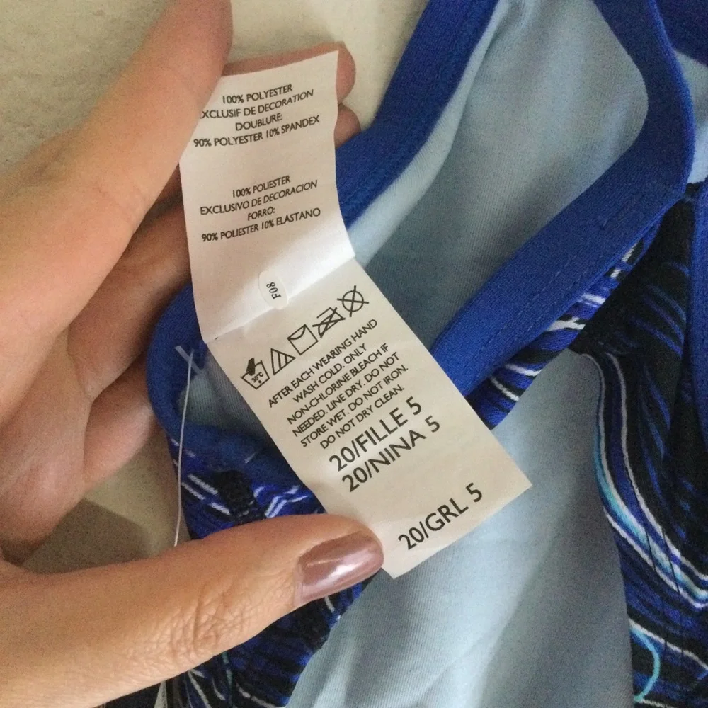 NIKE NWT Little Girls One Piece Racing Swimsuit Sz 5/20